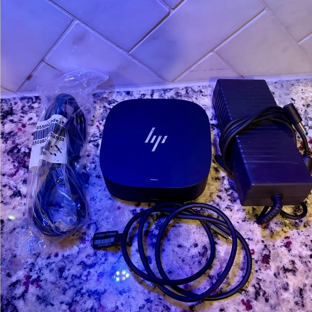 NEE HP USB-C Dock G5 11-in-1 Adapter